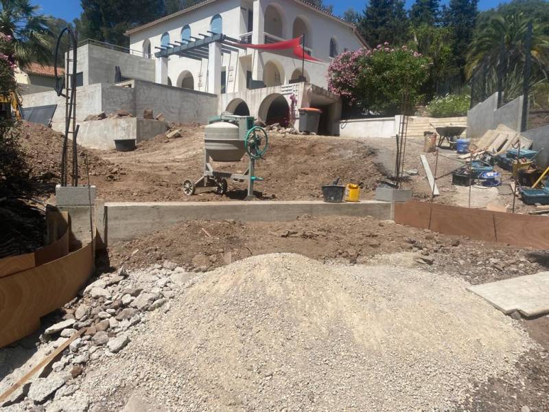 travaux terrassement creation piscine frejus  