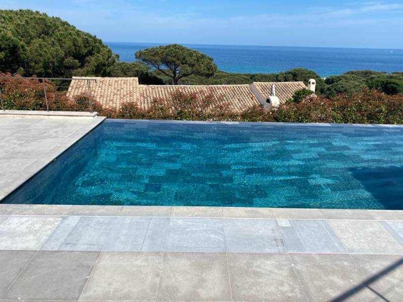 changement revetement piscine debordement saint maxime 