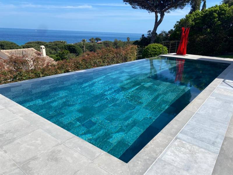 specialiste piscine fayence